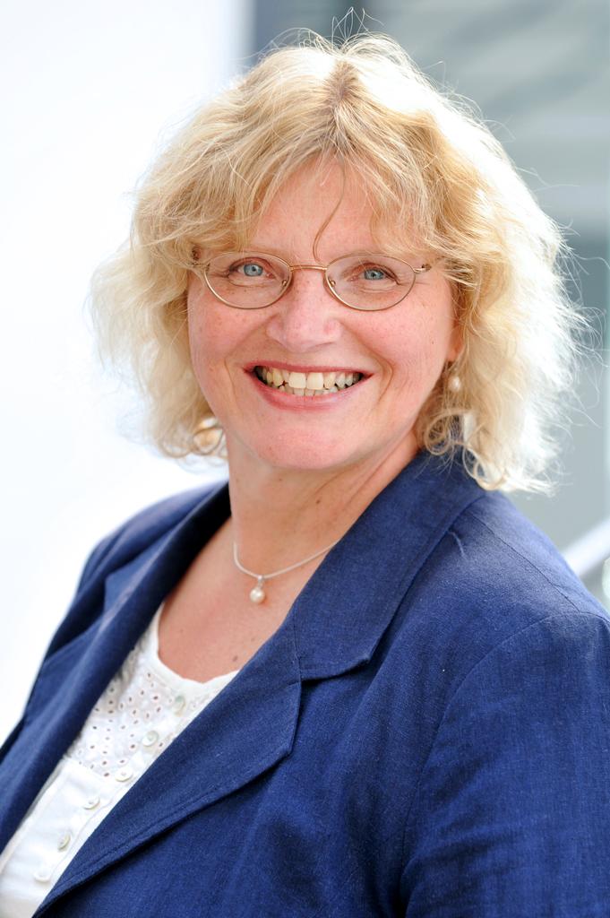 Profile photo for Dr Jodi Roffey-Barentsen